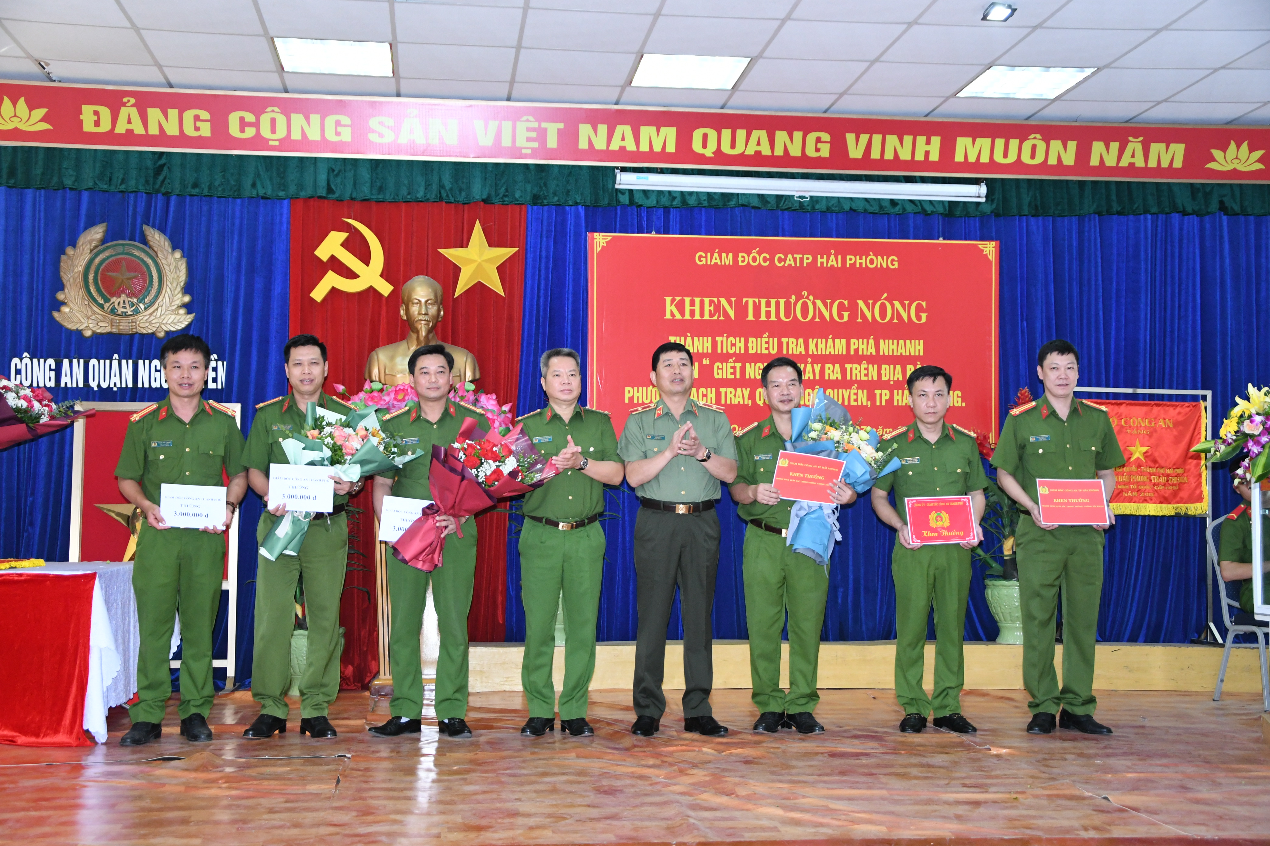 Khen thưởng Công an quận Ngô Quyền đã điều tra, khám phá nhanh vụ án Giết người 